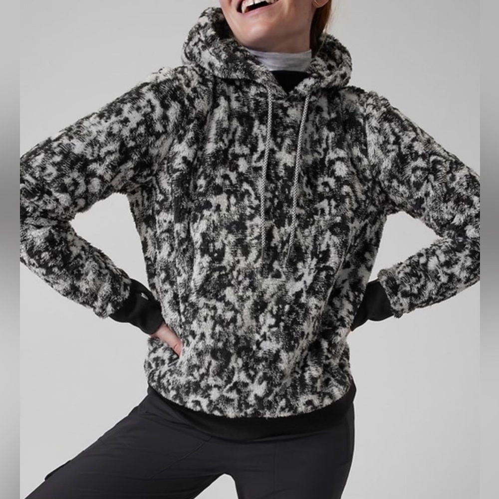 Athleta Tugga Sherpa Jaquard Glacial Black & White Pullover Hoodie Size Medium